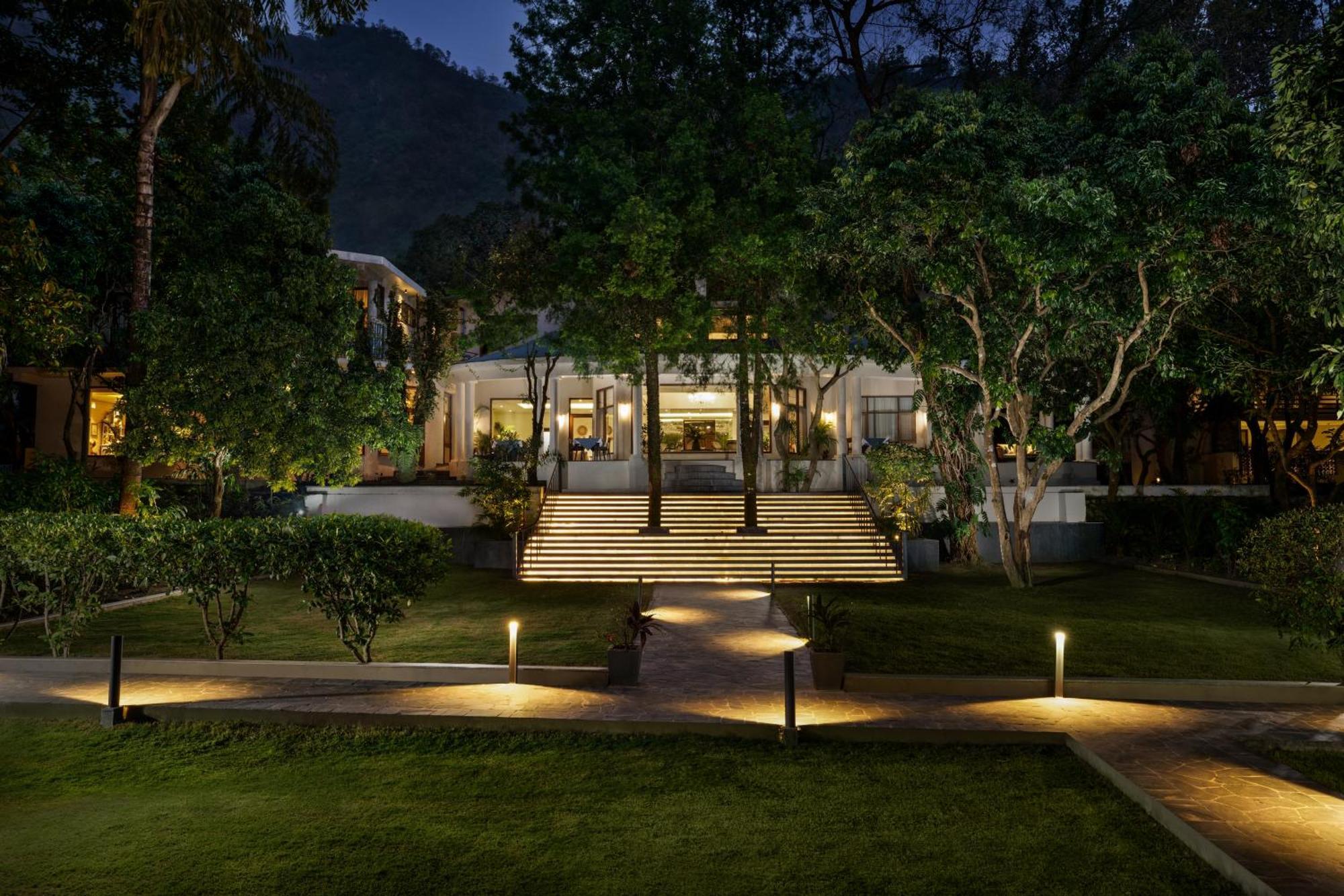 Hotel Anand Kashi By The Ganges Rishikesh - Ihcl Seleqtions Sirasu Exterior foto