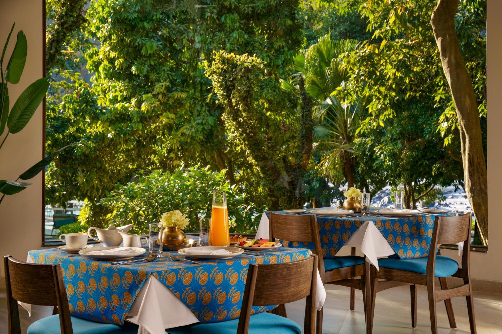 Hotel Anand Kashi By The Ganges Rishikesh - Ihcl Seleqtions Sirasu Exterior foto