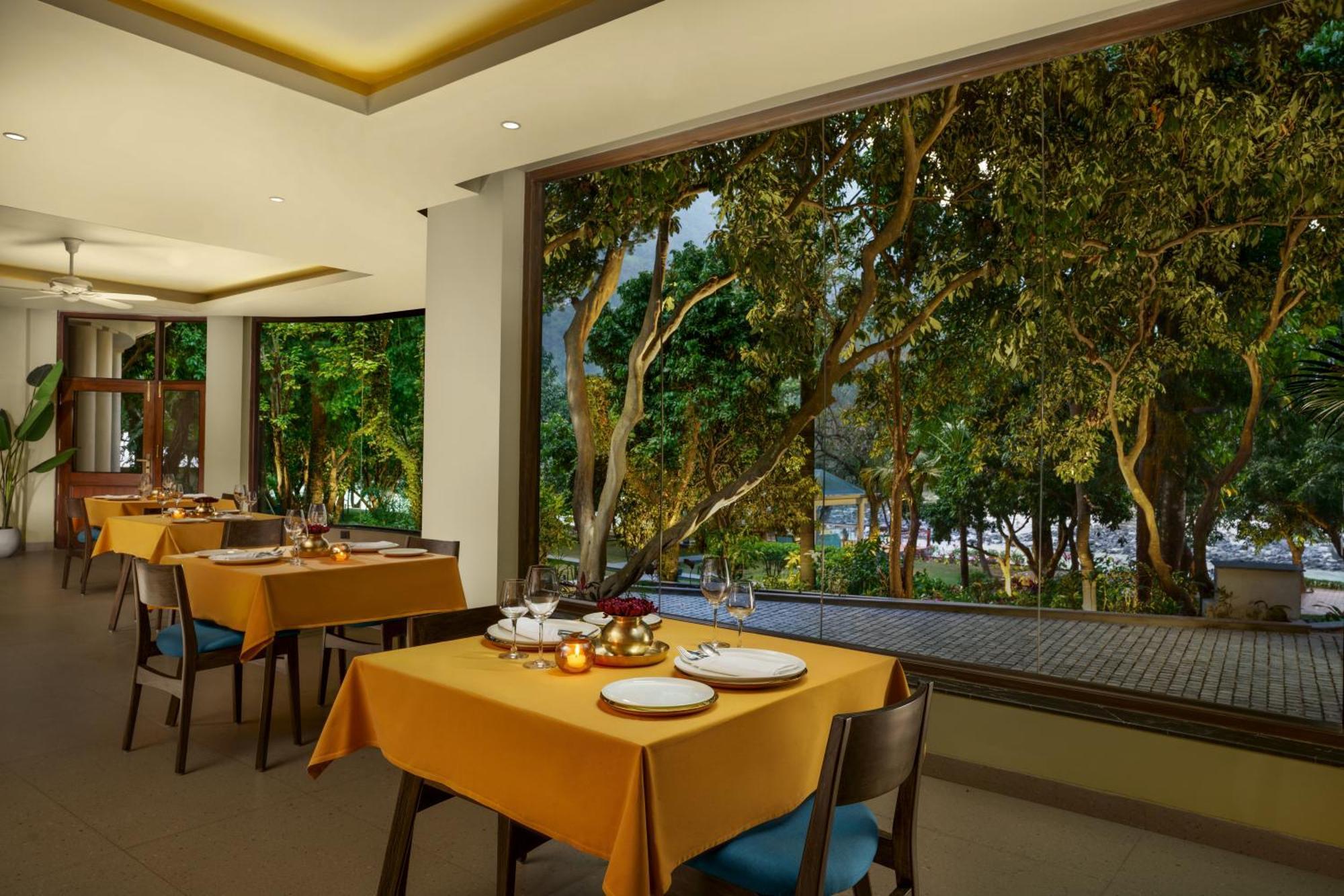 Hotel Anand Kashi By The Ganges Rishikesh - Ihcl Seleqtions Sirasu Exterior foto