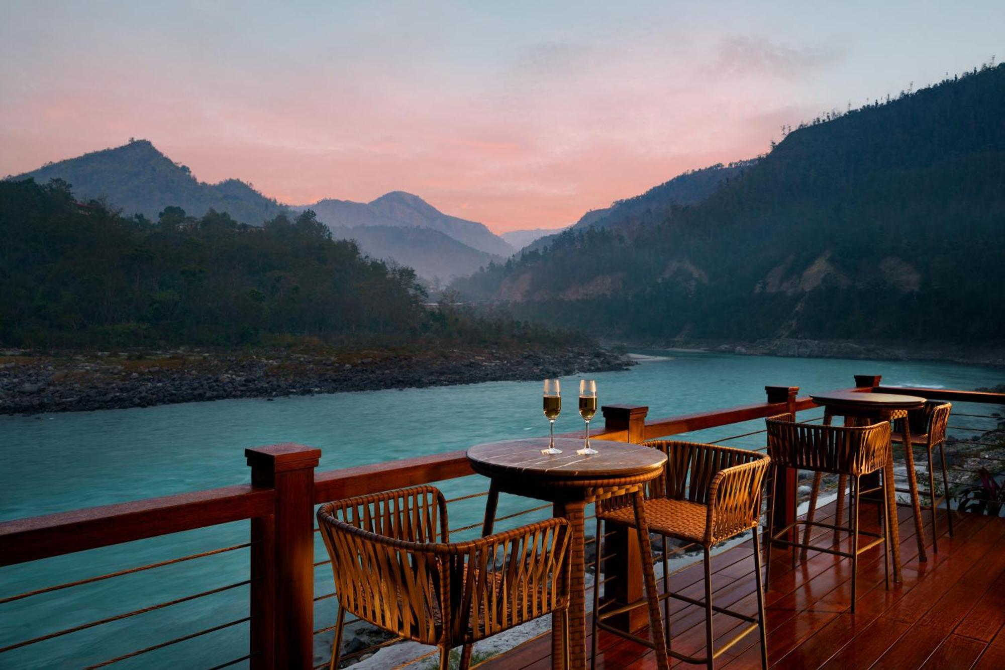 Hotel Anand Kashi By The Ganges Rishikesh - Ihcl Seleqtions Sirasu Exterior foto
