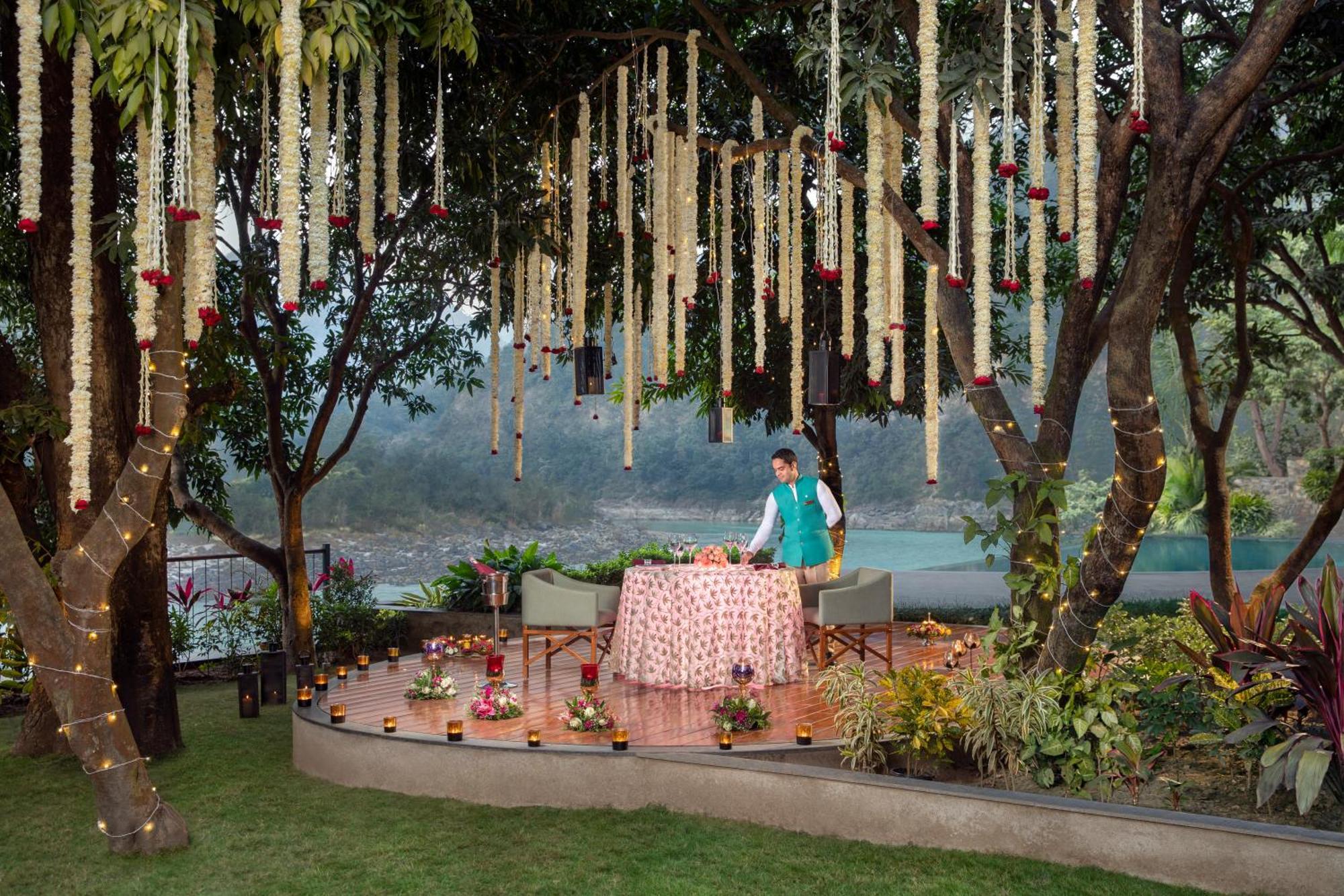 Hotel Anand Kashi By The Ganges Rishikesh - Ihcl Seleqtions Sirasu Exterior foto