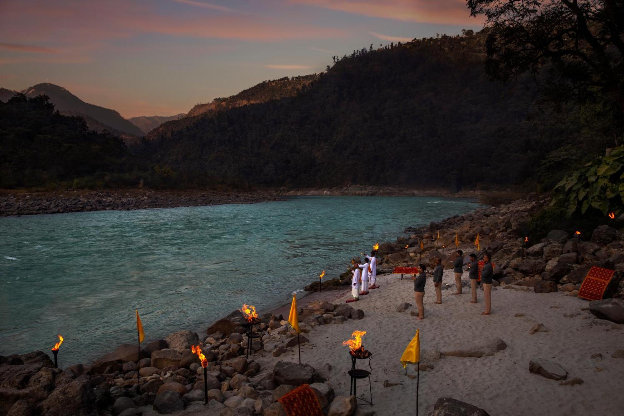 Hotel Anand Kashi By The Ganges Rishikesh - Ihcl Seleqtions Sirasu Exterior foto